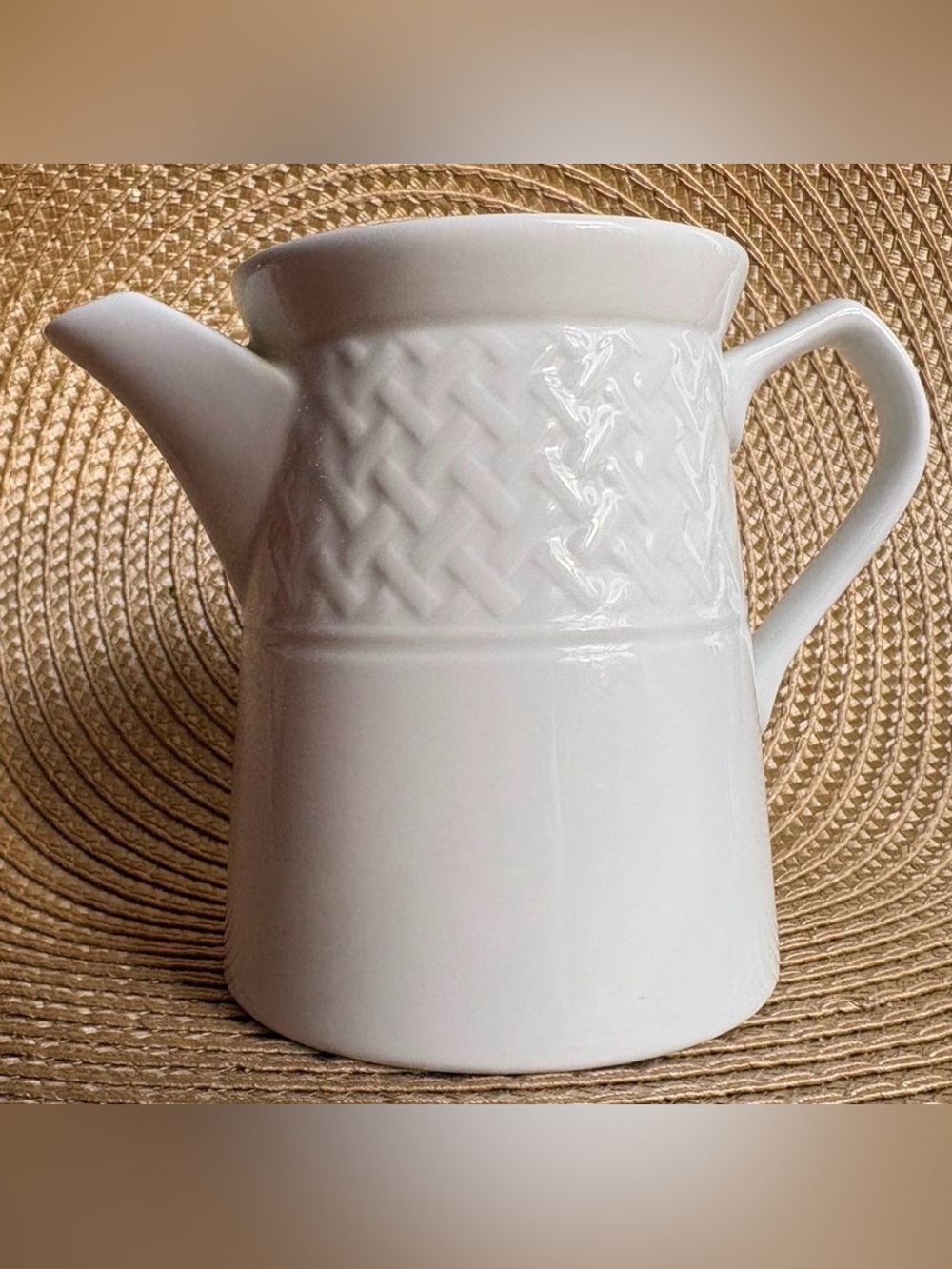 Mikasa M2492 Trellis Design White Ceramic Pitcher EUC